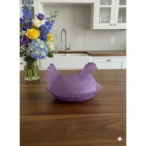 IMPORT Medium Hen On A Nest Frosted Purple Glass New 4.5x3.5"